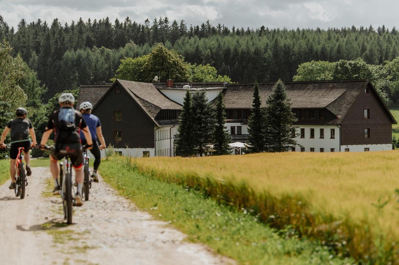 Waldhotel Kreuztanne Sayda Luaran gambar